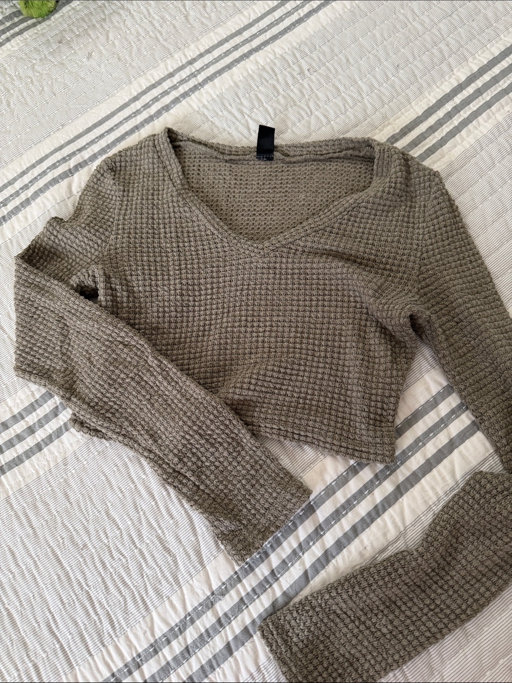 SHEIN Olive Green Waffle Knit V-Neck Cropped Sweater